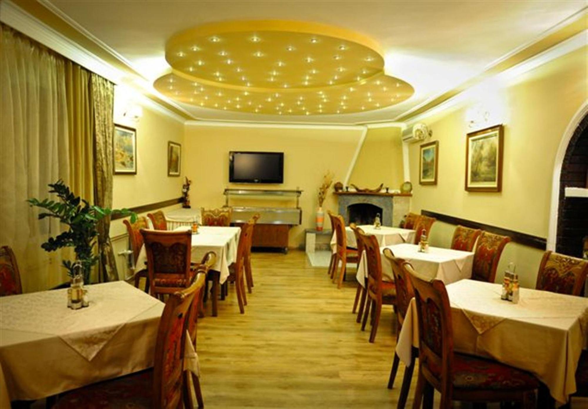 Hotel Evropa Podgorica Ngoại thất bức ảnh